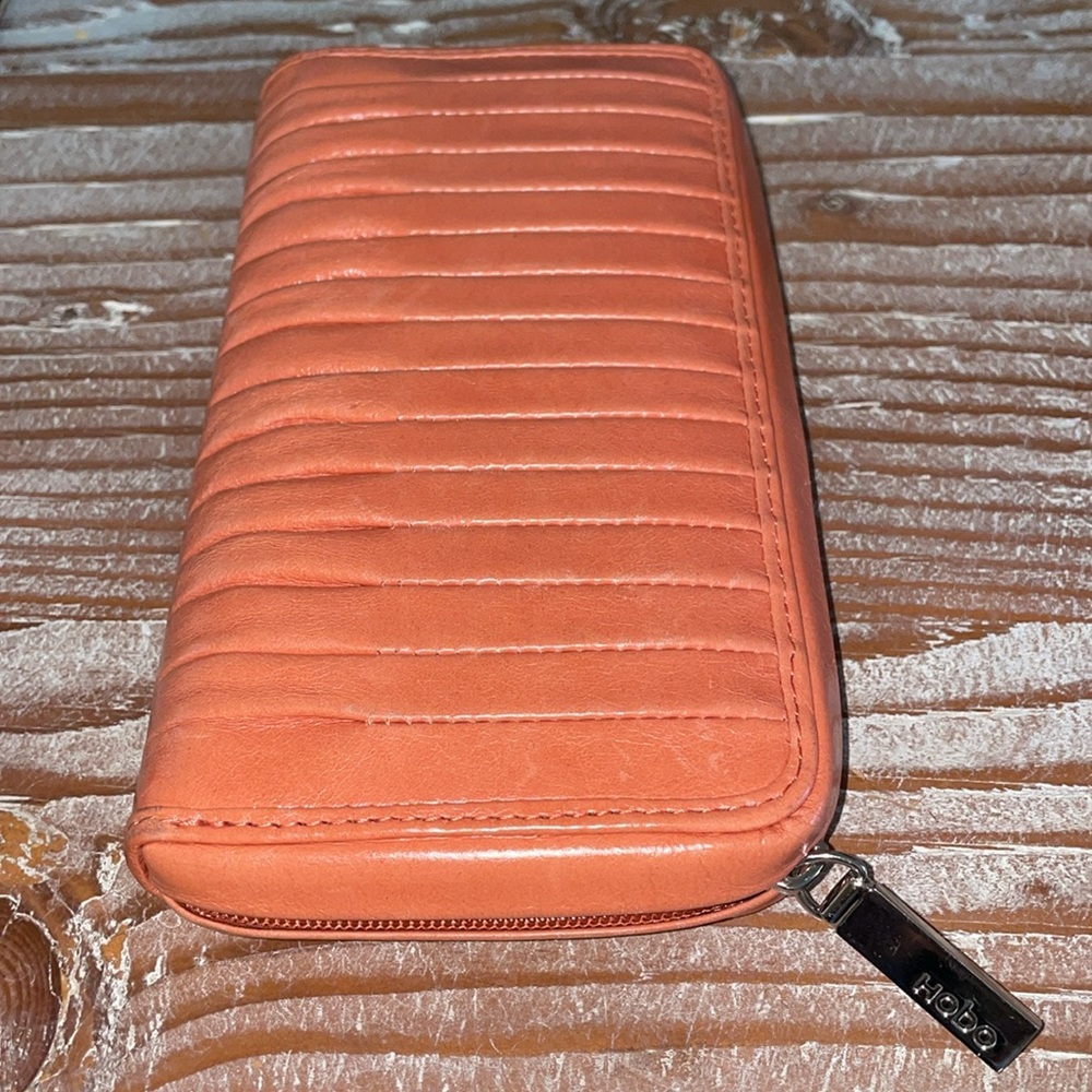 Hobo International Coral Please Zip around Leather Wallet Clutch EUC